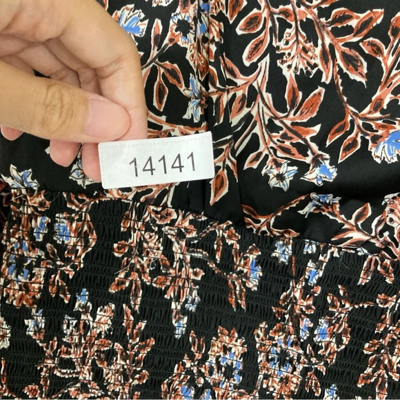 Free People Ruched Smock Santiago Blouse in Black Floral Size Large - Picture 12 of 12